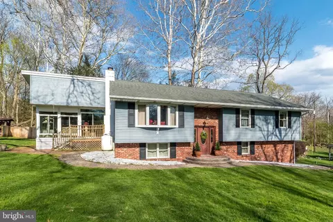 3005 Funks Ml, Riegelsville, PA 18077