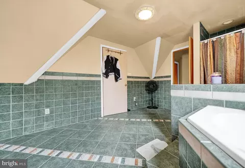 Entry Way - 2194 Harmony Ln, Jamison, PA 18929 photo 2 of 2