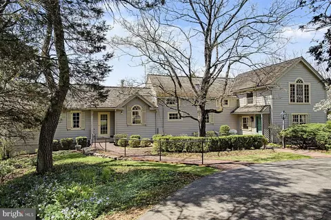 542 Headquarters Rd, Ottsville, PA 18942