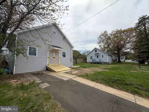 541 Wicker Ave, Bensalem, PA 19020