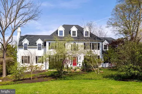 1 Saint Andrews Ct, New Hope, PA 18938