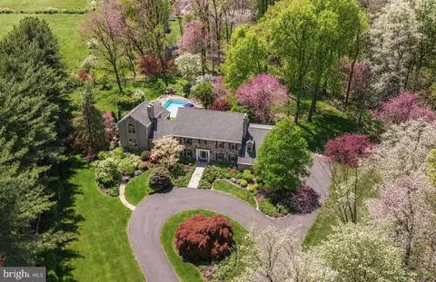 3521 N Sugan Rd, New Hope, PA 18938