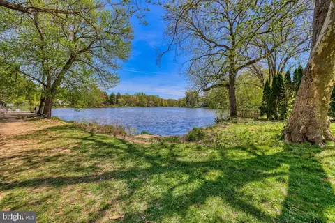 2323 Lakeview Dr, Yardley, PA 19067