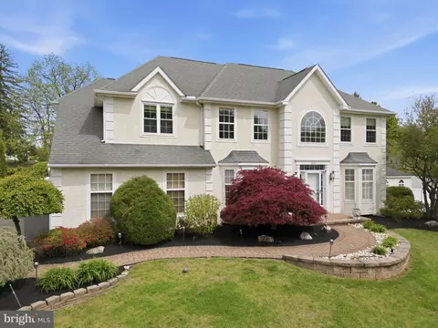 2641 Fawn Ln, Warrington, PA 18976