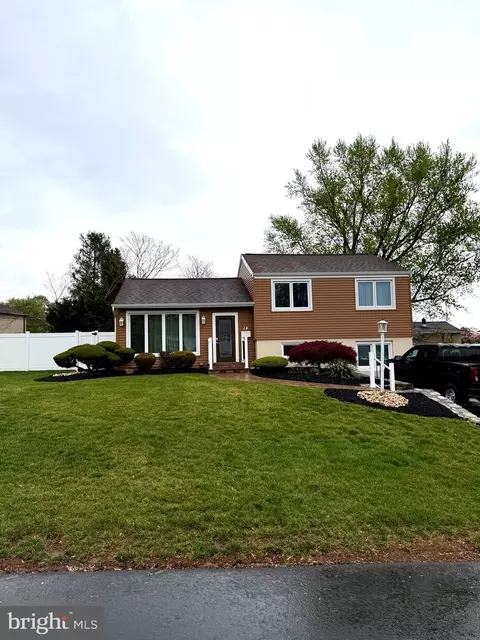 14 Revere St, Feasterville Trevose, PA 19053