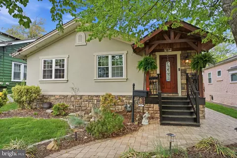 212 W Franklin St, Morrisville, PA 19067