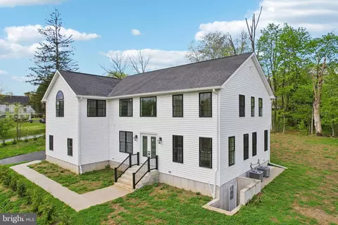 2627 County Line Rd, Chalfont, PA 18914
