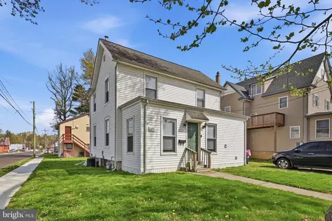 140 Crescent St, Penndel, PA 19047