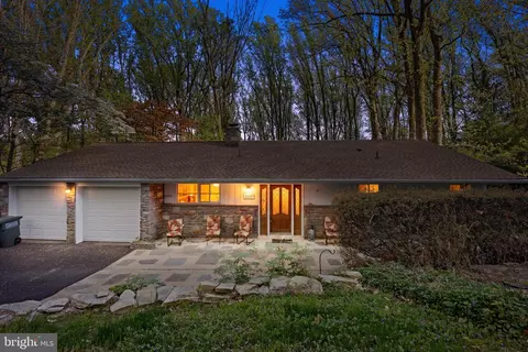 2527 Tulip Ln, Feasterville Trevose, PA 19053