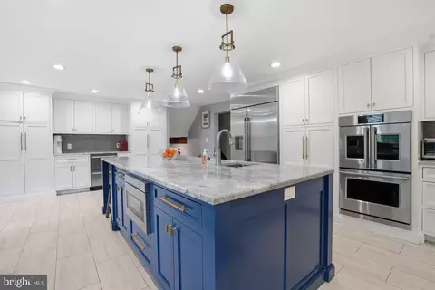 1040 Harvard Dr, Yardley, PA 19067
