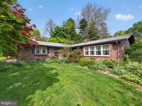 1 Upton Ln, Yardley, PA 19067