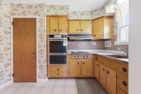 Kitchen - 903 Pine Rd, Warminster, PA 18974 photo 2 of 2