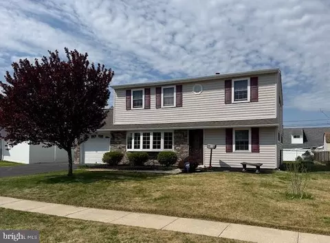 55 Canoebirch Rd, Levittown, PA 19057