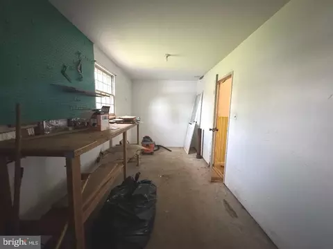 Entry Way - 262 Centennial Rd, Warminster, PA 18974 photo 6 of 9