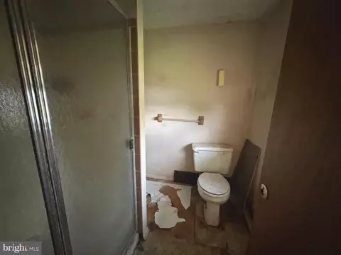 Entry Way - 262 Centennial Rd, Warminster, PA 18974 photo 9 of 9