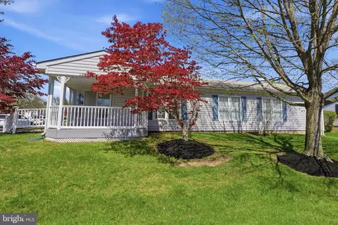 119 Goldenrod Xing E, New Hope, PA 18938