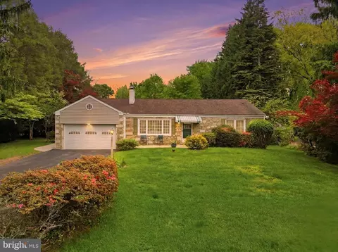 162 Valley Dr, Southampton, PA 18966