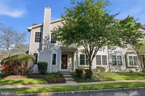 7703 Spruce Mill Dr, Yardley, PA 19067