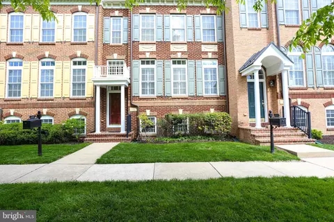 13 Doyle St, Doylestown, PA 18901
