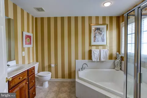 Bath - 13 Doyle St, Doylestown, PA 18901 photo 2 of 6