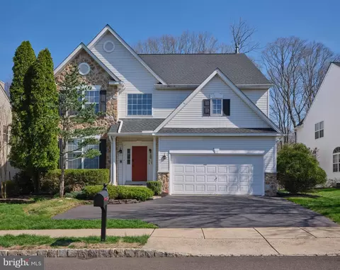204 Riverwoods Dr, New Hope, PA 18938