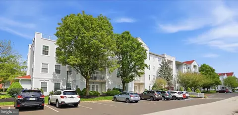7402 Centennial Sta, Warminster, PA 18974