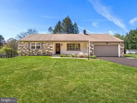 1104 Almshouse Rd, Ivyland, PA 18974