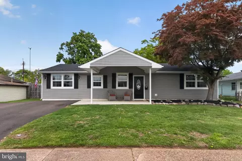 41 Stream Ln, Levittown, PA 19055