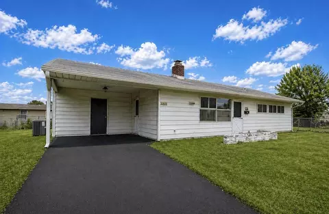 188 Farmbrook Dr, Levittown, PA 19055