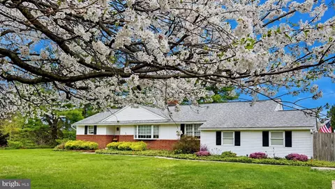 418 Doublewoods Rd, Langhorne, PA 19047