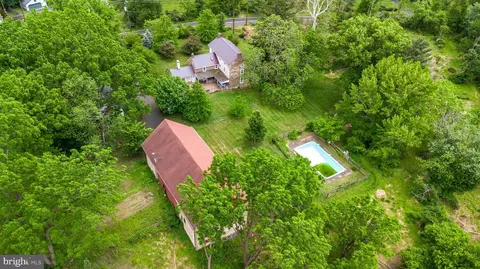345 Park Ave, Chalfont, PA 18914