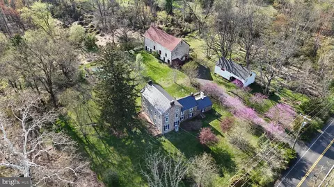 345 Park Ave, Chalfont, PA 18914