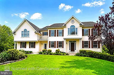5 Aspen Dr, Ivyland, PA 18974