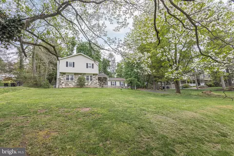71 Oak Dr, Doylestown, PA 18901