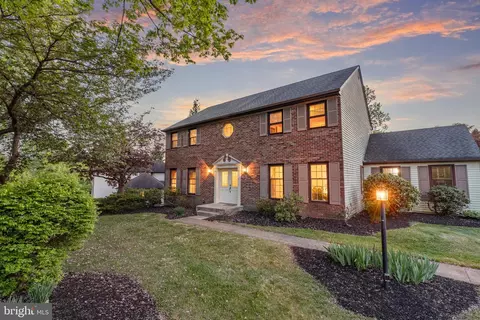 9 Renee Cir, Richboro, PA 18954