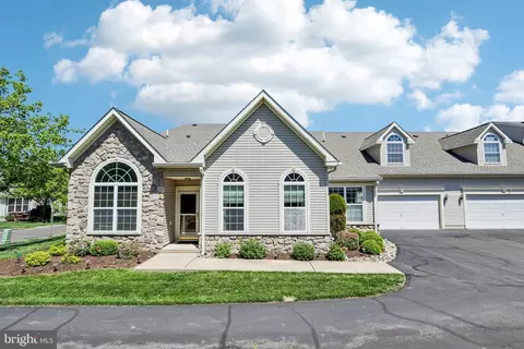168 Fairway Dr #178, Warminster, PA 18974
