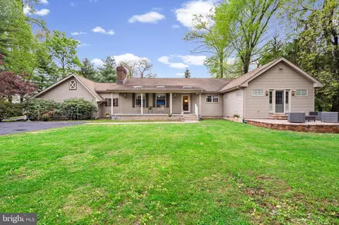612 Double Woods Rd, Langhorne, PA 19047