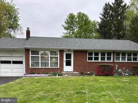 19 Eljan Dr, Doylestown, PA 18901