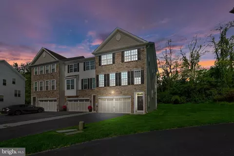 415 Chestnut Ct, Langhorne, PA 19047