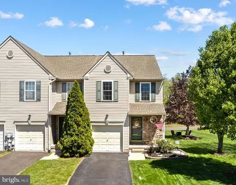 106 Bramble Ln, Perkasie, PA 18944