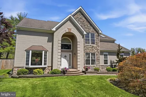 503 Heatons Mill Dr, Langhorne, PA 19047