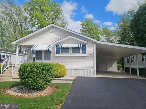 31 Pasture Ln, Chalfont, PA 18914