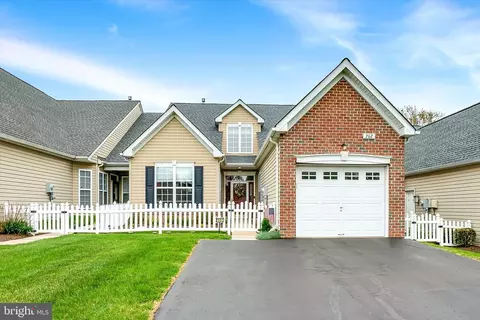 202 Dorchester Dr, Sellersville, PA 18960