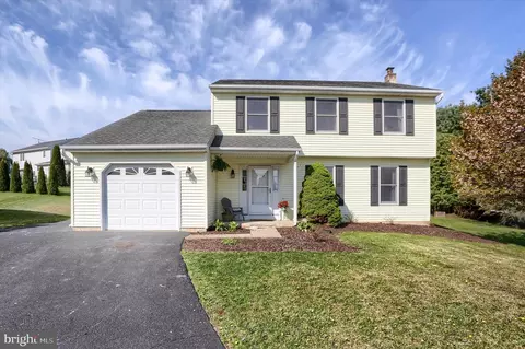 1708 Deer Path Cir, Quakertown, PA 18951