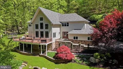 4757 Upper Mountain Rd, New Hope, PA 18938