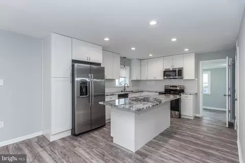 2410 Liberator St, Levittown, PA 19057