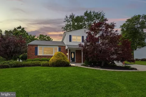 81 Cherokee Rd, Doylestown, PA 18901