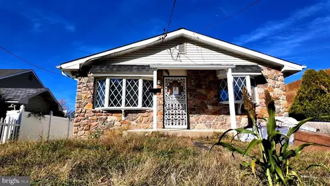 2452 Linconia Ave, Feasterville Trevose, PA 19053