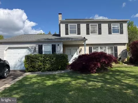 1549 Barnswallow Dr, Bensalem, PA 19020