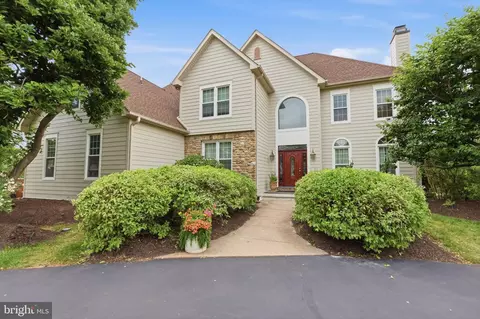 25 Alexanders Ct, Newtown, PA 18940